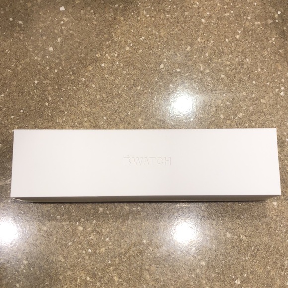 Apple Watch Generation 4 with bands 40mm - Picture 6 of 9